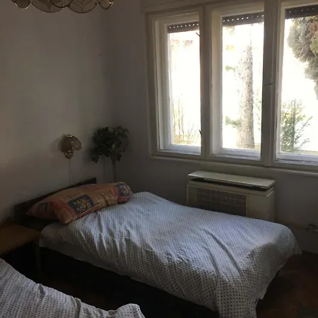 Leander-sziget Hostel *